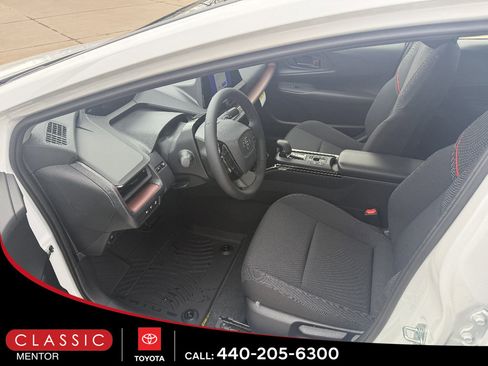New 2026 Toyota Prius Plug-In Hybrid FWD image 9