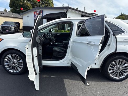 Used 2021 Ford Edge Titanium w/ Class II Trailer Tow Package image 22