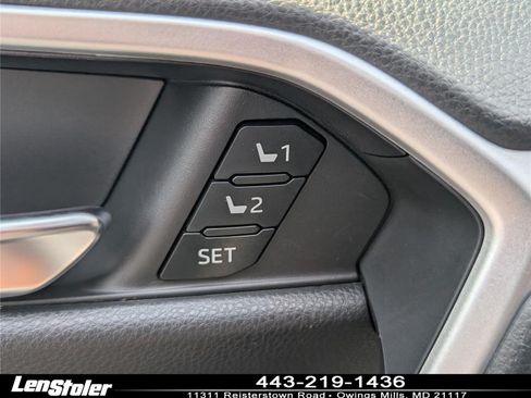 Used 2023 Toyota RAV4 XLE Premium AWD/4WD image 21