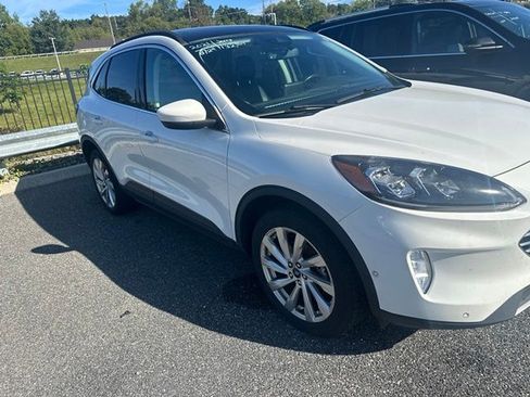 Used 2021 Ford Escape Titanium w/ Titanium Elite Package AWD/4WD image 2