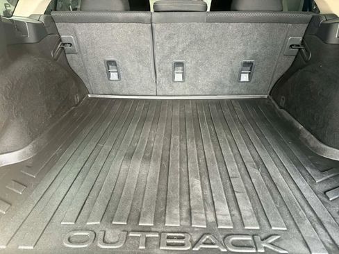 Used 2019 Subaru Outback 2.5i Premium image 12