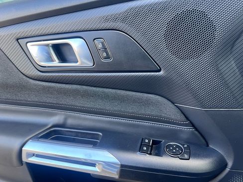 Used 2025 Ford Mustang Coupe image 23