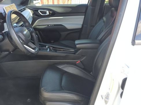 Used 2025 Jeep Compass Limited AWD/4WD image 15