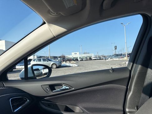 Used 2018 Chevrolet Cruze LT w/ Convenience Package image 26