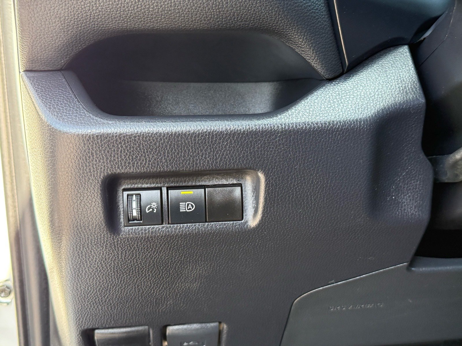 Used 2025 Toyota RAV4 XLE AWD/4WD image 15