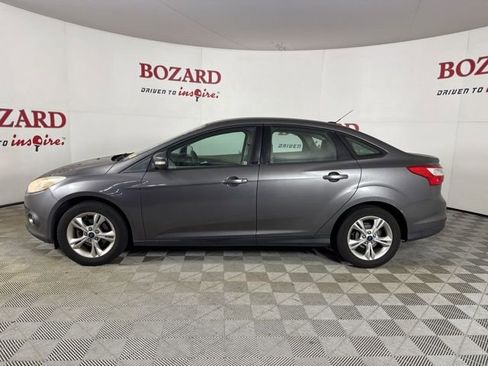 Used 2013 Ford Focus SE w/ SE Winter Pkg image 5