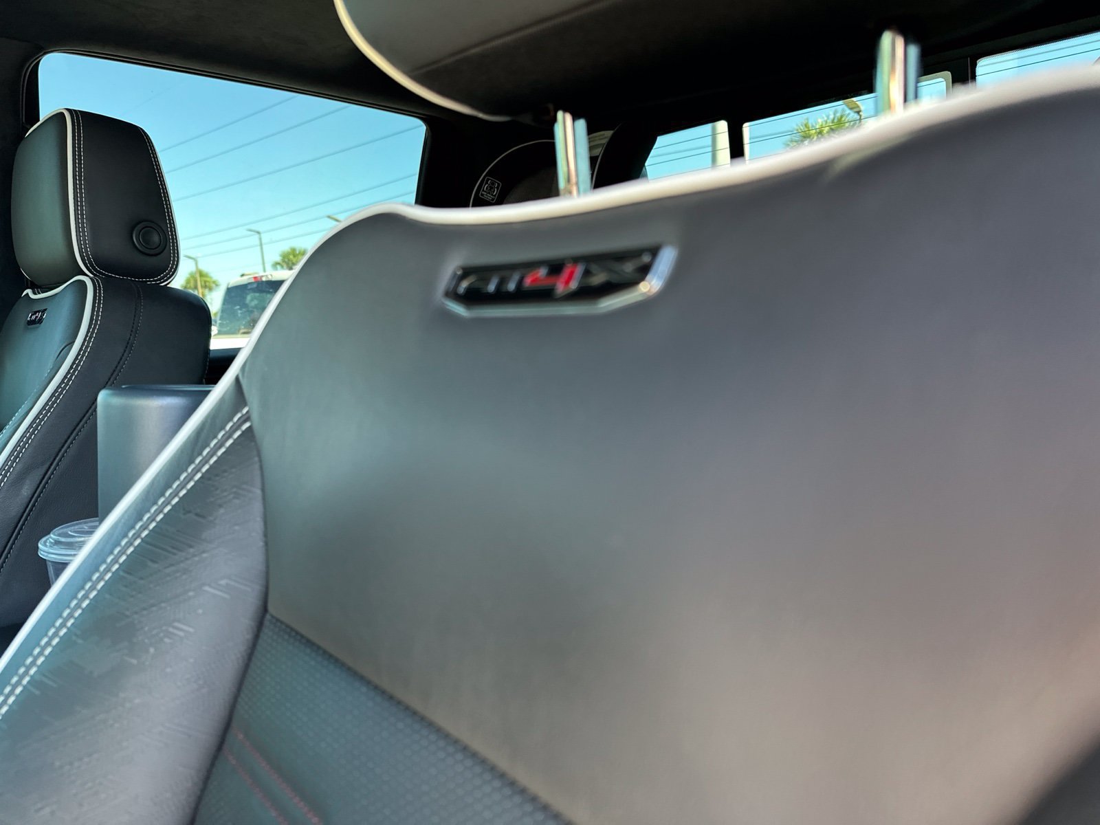 Used 2025 GMC Sierra 2500 AT4X AWD/4WD image 8