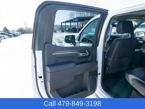 Used 2025 GMC Sierra 1500 SLT image 12
