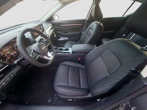 New 2025 Nissan Altima 2.5 SR w/ SR Premium Package image 21