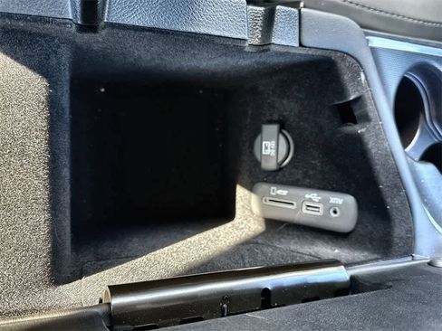 Used 2016 Dodge Challenger SXT Plus image 18