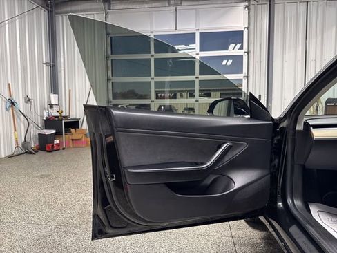 Used 2018 Tesla Model 3 Long Range RWD image 7