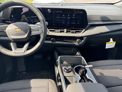 New 2026 Chevrolet Equinox LT image 8