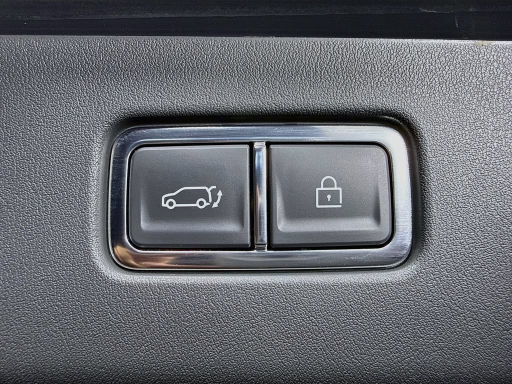 Used 2024 Kia EV9 GT-Line AWD/4WD image 34