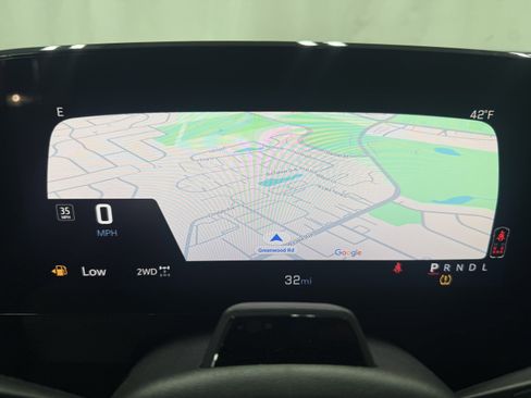 Used 2025 Chevrolet Traverse Z71 w/ Enhanced Driving Package image 18