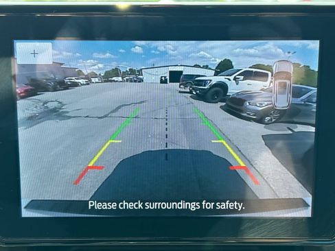 Used 2022 Ford Explorer XLT w/ Equipment Group 202A AWD/4WD image 22