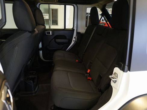 Used 2020 Jeep Wrangler Unlimited Sport image 11