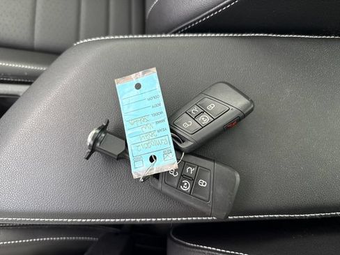 Used 2024 Volkswagen Jetta SE w/ Panoramic Sunroof Package FWD image 12