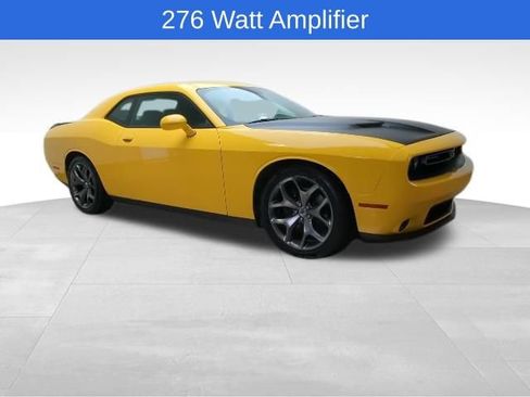Used 2017 Dodge Challenger SXT Plus image 9