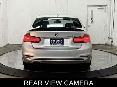 Used 2017 BMW 330e RWD image 9