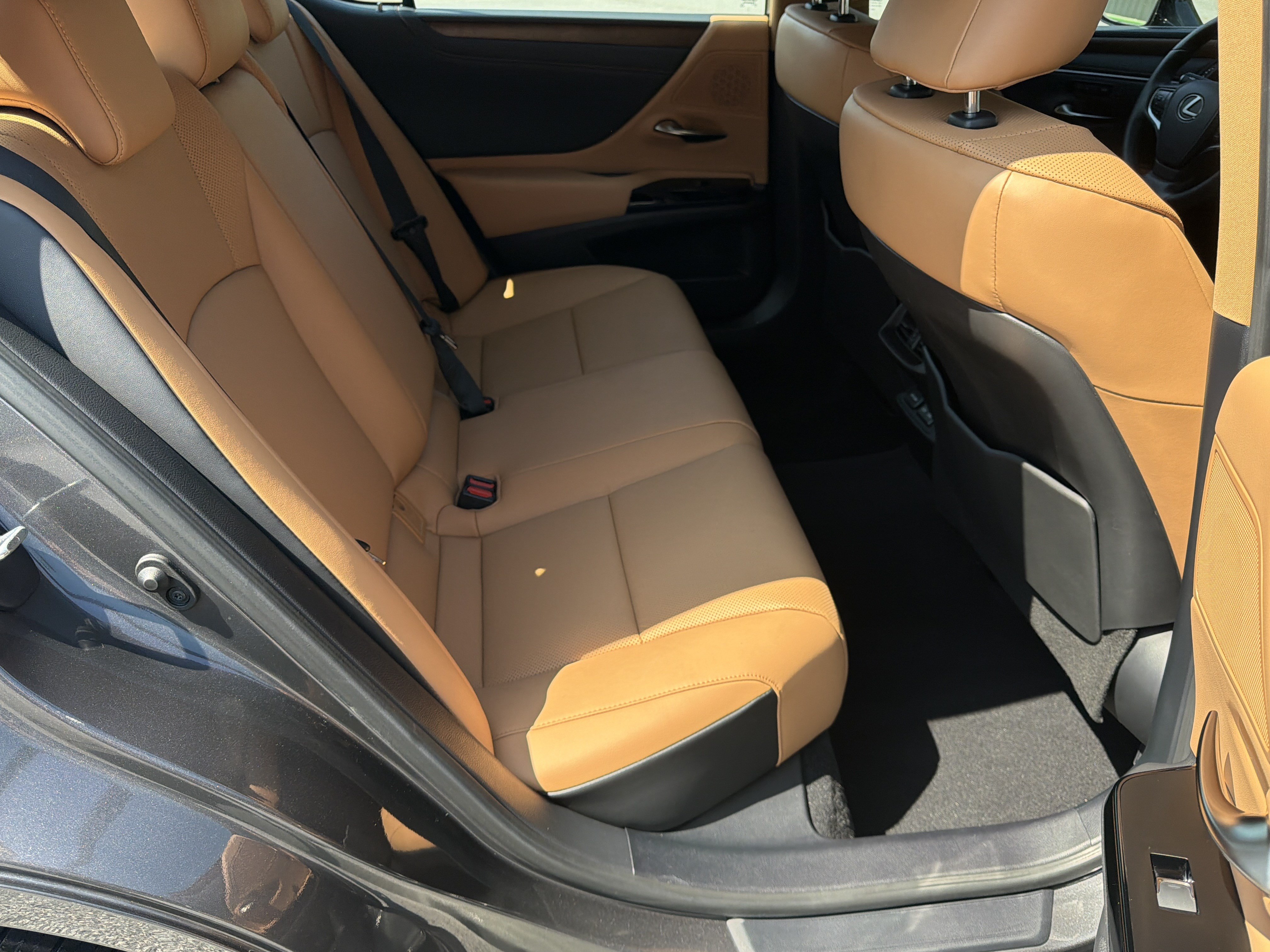 Used 2024 Lexus ES 350 w/ Premium Package FWD image 18