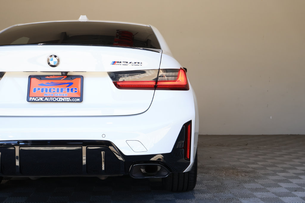 Used 2023 BMW M340i RWD image 12