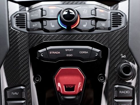 Used 2019 Lamborghini Aventador SVJ image 96