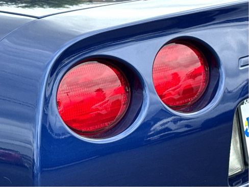 Used 2004 Chevrolet Corvette Z06 w/ Z06 Preferred Equipment Group RWD image 6