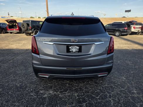 Used 2021 Cadillac XT5 Premium Luxury w/ LPO, Floor Liner Package FWD image 6