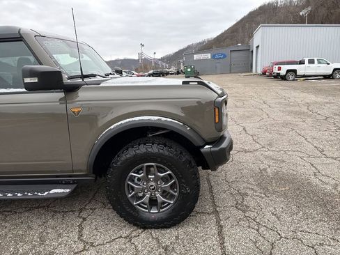 New 2025 Ford Bronco Badlands AWD/4WD image 2