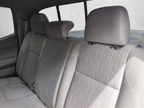 Used 2018 Toyota Tacoma TRD Sport w/ Technology Package image 19