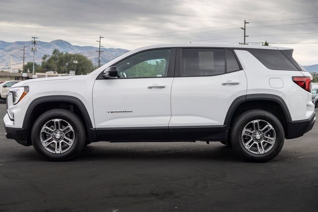 Certified 2025 GMC Terrain Elevation AWD/4WD image 3