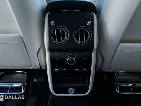 Used 2022 Rolls-Royce Cullinan AWD/4WD image 34