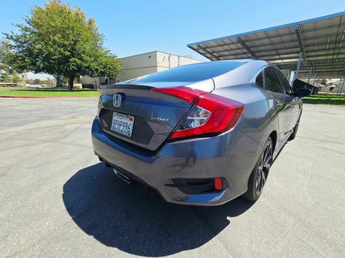 Used 2020 Honda Civic Sport image 8