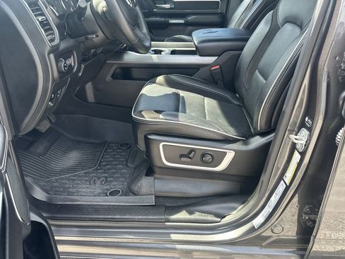Used 2024 RAM 1500 Laramie AWD/4WD image 9