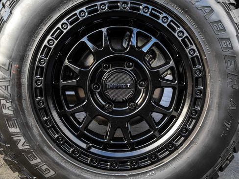 Used 2021 Ford Bronco Black Diamond image 12