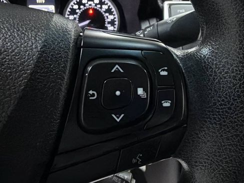 Used 2017 Toyota Camry LE FWD image 18