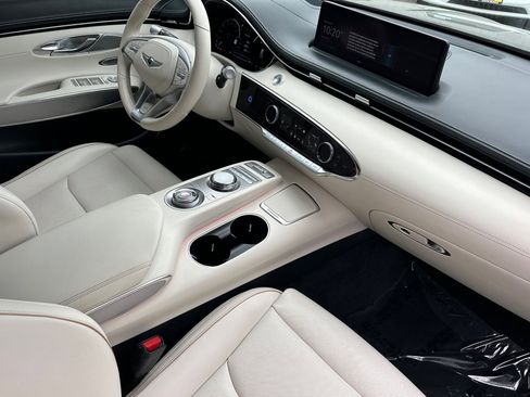 Used 2023 Genesis Electrified GV70 Prestige w/ Prestige Package image 17