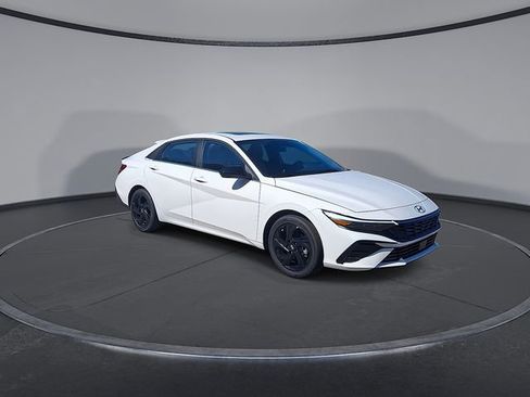 New 2026 Hyundai Elantra SEL Sport Premium FWD image 2