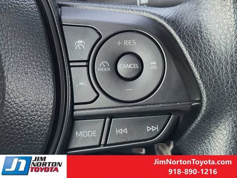 Used 2025 Toyota Corolla LE FWD image 28