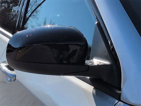 New 2026 Jeep Compass Latitude image 11