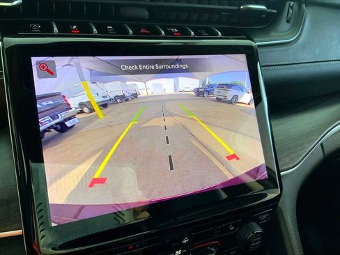 Used 2024 Jeep Grand Cherokee Limited image 26