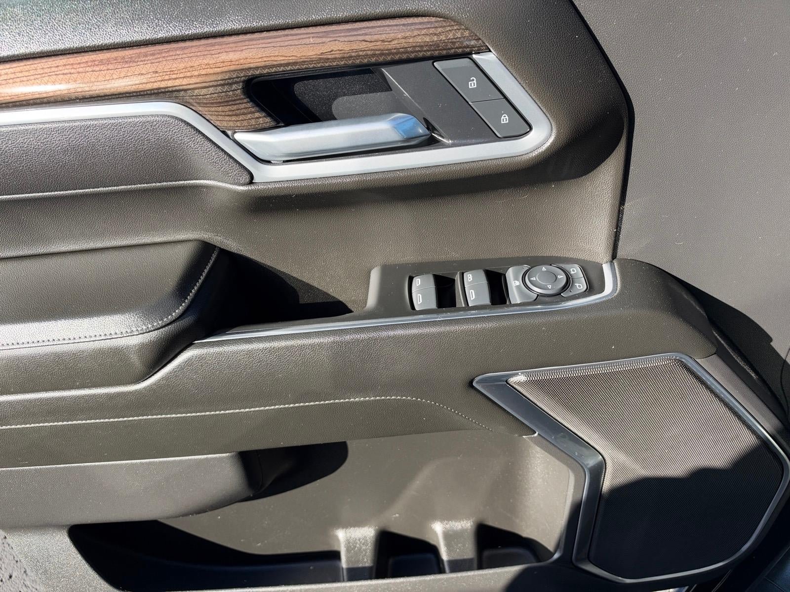Used 2025 Chevrolet Silverado 1500 LT AWD/4WD image 15