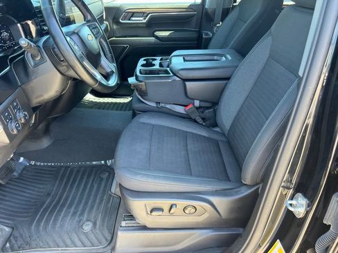 Used 2024 Chevrolet Silverado 1500 LT image 9