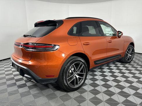 Used 2025 Porsche Macan image 9