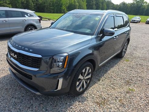 Certified 2022 Kia Telluride EX w/ EX Premium Package FWD image 3