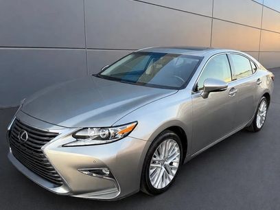 Used 2016 Lexus ES 350 w/ Navigation System Package