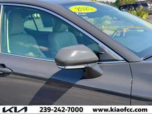 Used 2025 Toyota Camry XLE FWD image 8