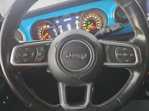 Used 2020 Jeep Wrangler Unlimited Sahara image 17