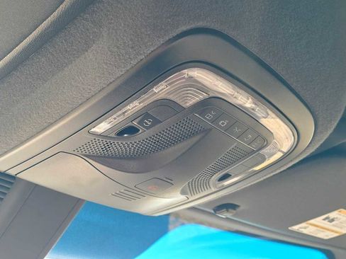 Used 2025 Mercedes-Benz Sprinter 2500 image 33