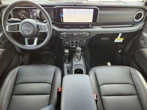 New 2026 Jeep Wrangler Unlimited Sahara AWD/4WD image 19